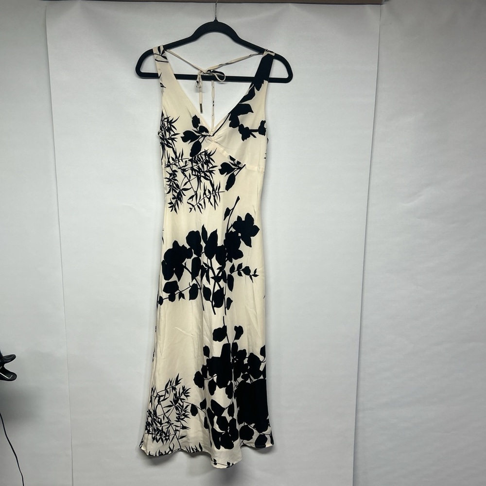 Chic Floral Midi Dress in Black and Cream
